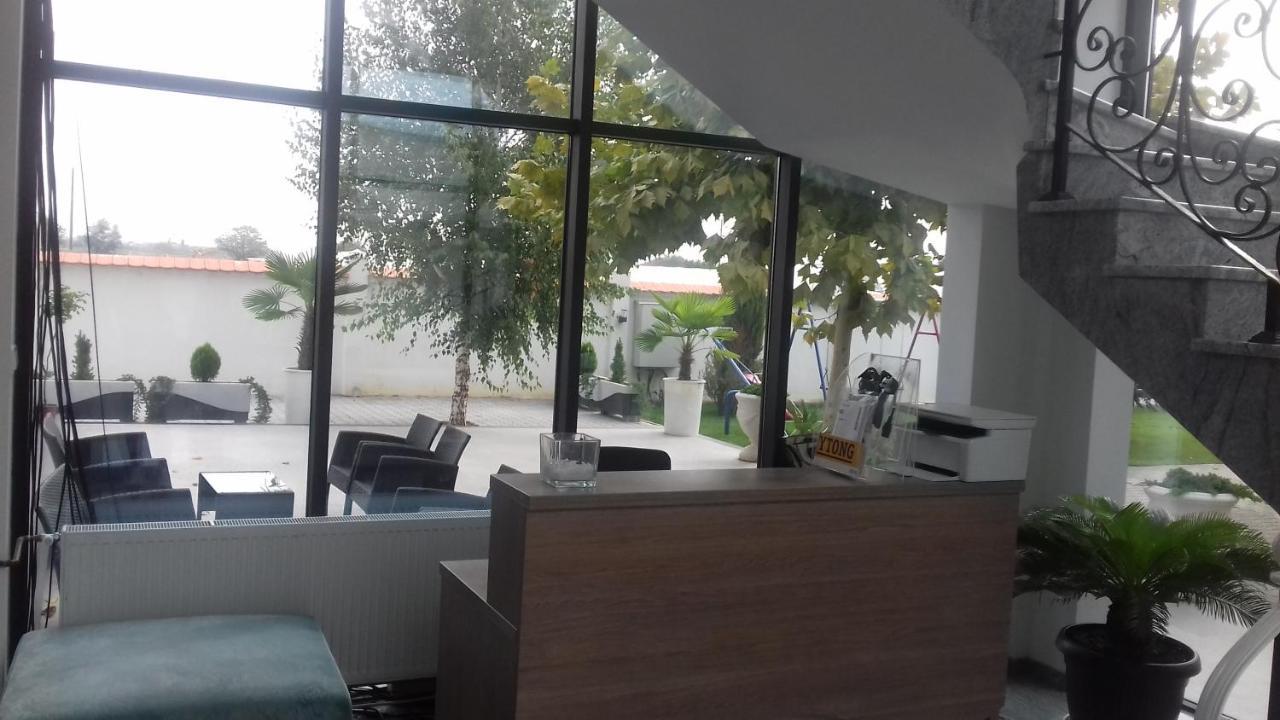 Mesecev Konak Bed and Breakfast Ni Buitenkant foto