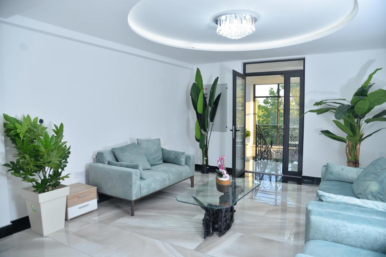 Mesecev Konak Bed and Breakfast Ni Buitenkant foto