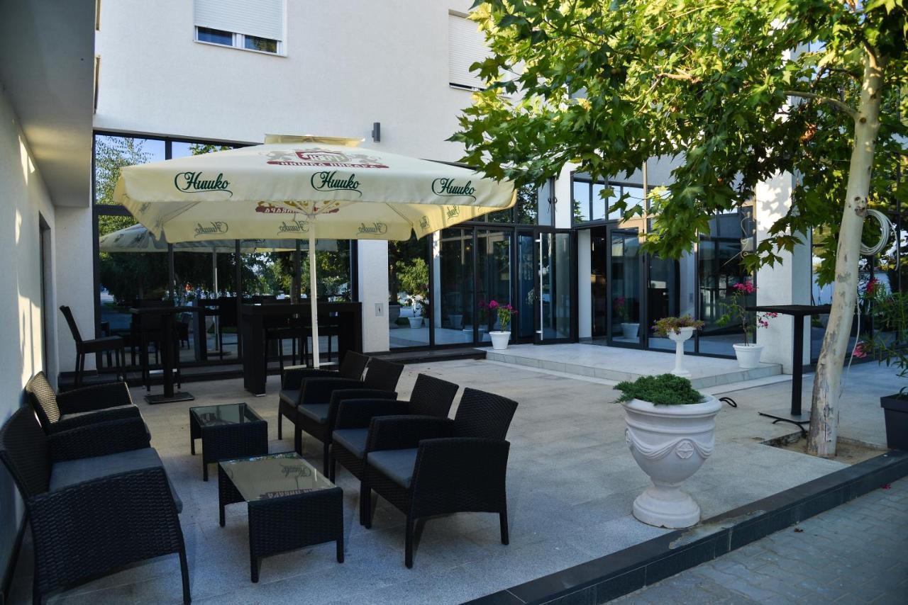 Mesecev Konak Bed and Breakfast Ni Buitenkant foto
