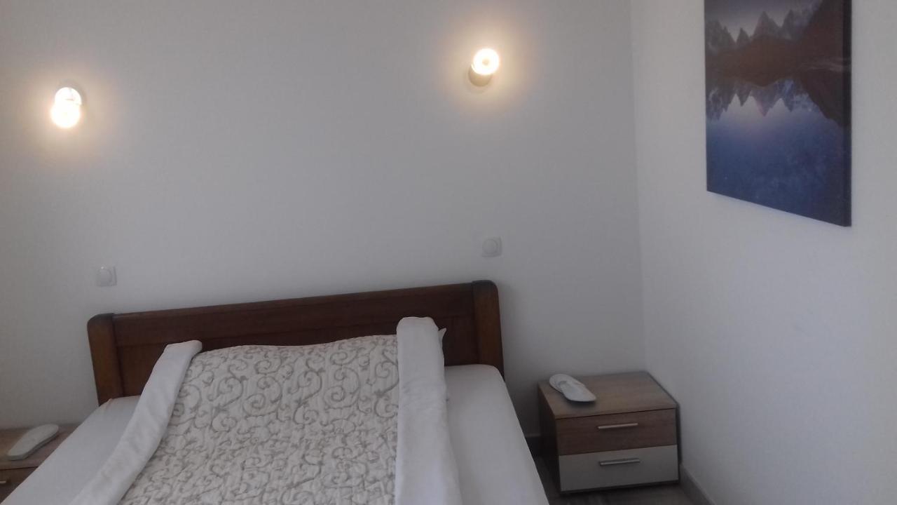 Mesecev Konak Bed and Breakfast Ni Buitenkant foto
