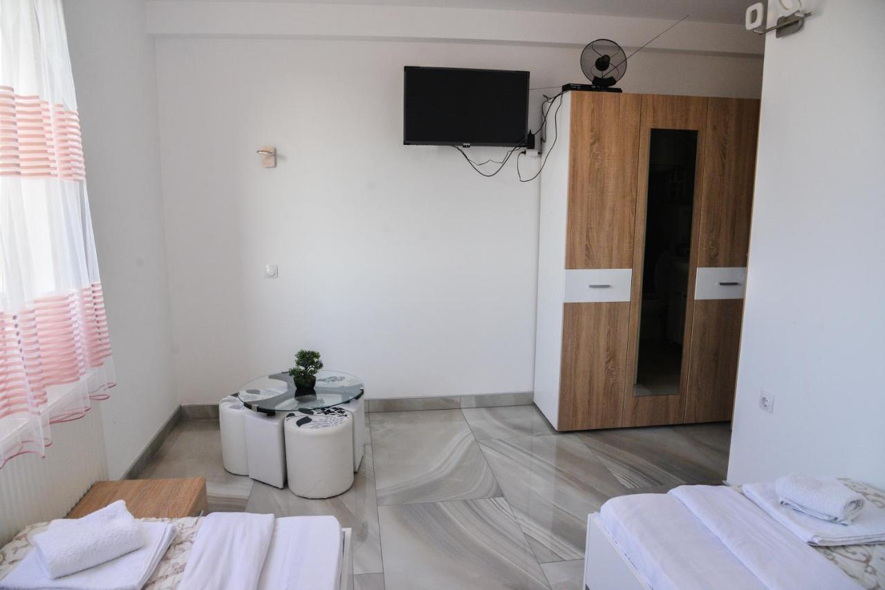 Mesecev Konak Bed and Breakfast Ni Buitenkant foto