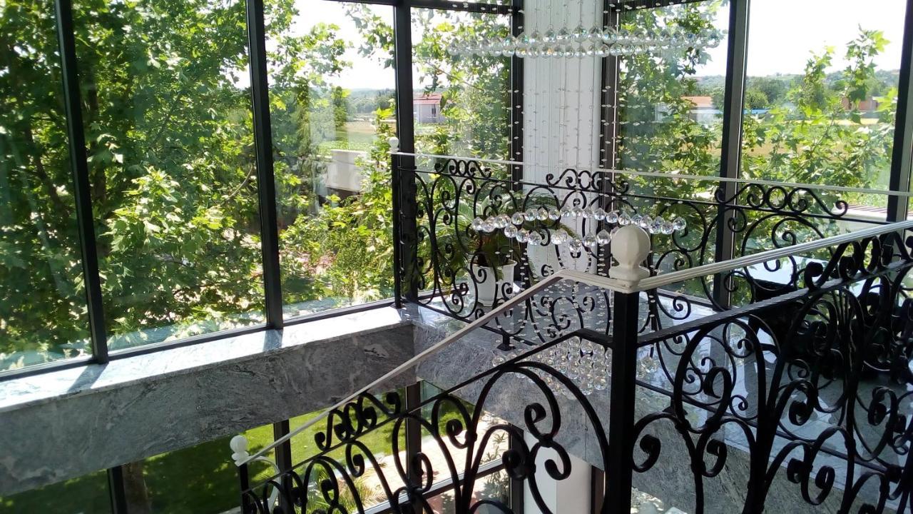 Mesecev Konak Bed and Breakfast Ni Buitenkant foto
